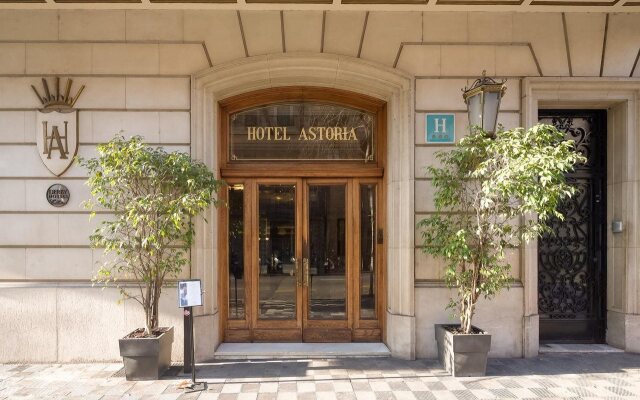 Отель Astoria Hotel Испания, Барселона - 13 отзывов об отеле, цены и фото номеров - забронировать отель Astoria Hotel онлайн вид на фасад
