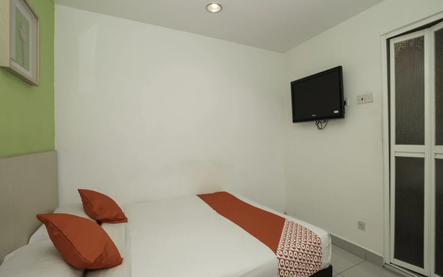 Happy 92 Hotel