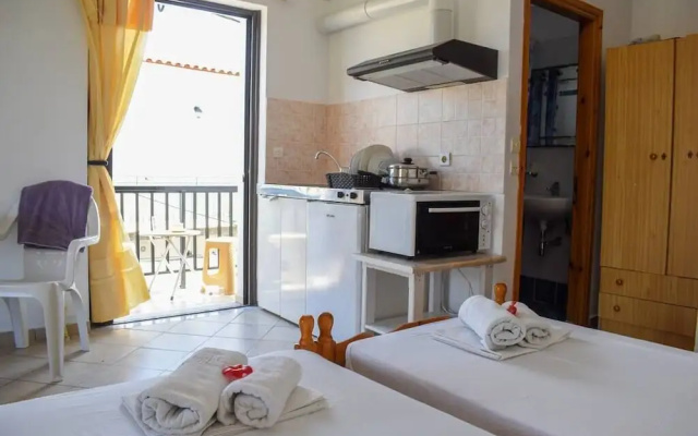 Spacious studio just 150m to the beach