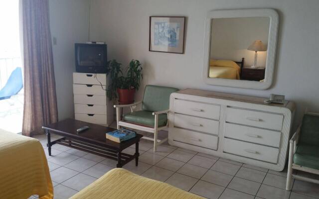 Отель Ocean Air Beach Studio At Montego Bay Club Resort Ямайка, Монтего-Бей - отзывы, цены и фото номеров - забронировать отель Ocean Air Beach Studio At Montego Bay Club Resort онлайн комната для гостей