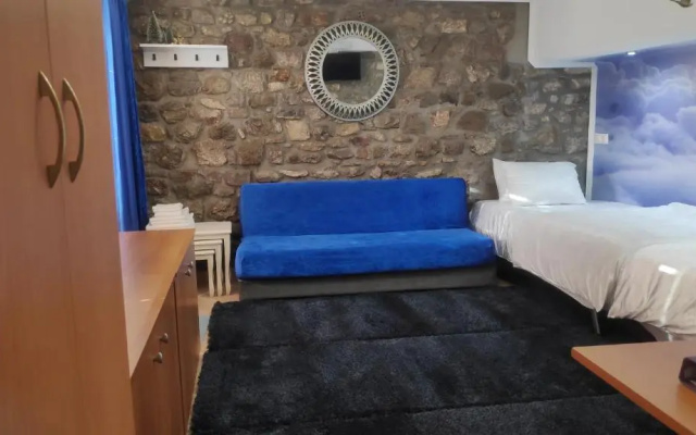 Naupactus unique harbor apartment in a stone house!