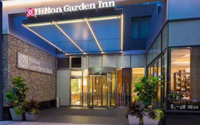 Отель Hilton Garden Inn New York/Central Park South-Midtown West вид на фасад
