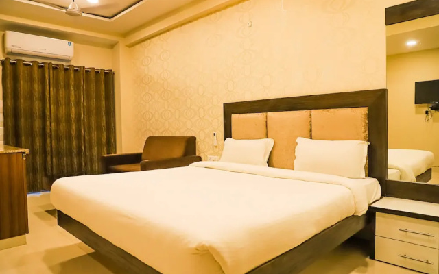Hotel Shri Radha Nikunj Vrindavan Opposite Prem Mandir