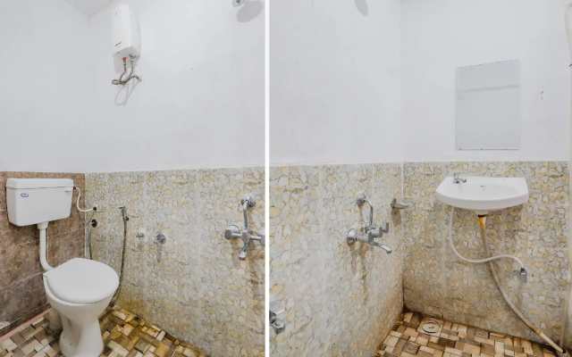 OYO 79236 Hotel Laksh