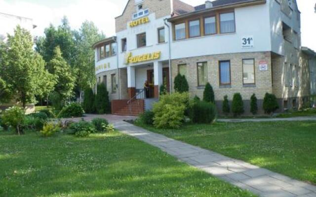 Отель Rugelis Литва, Мажейкяй - отзывы, цены и фото номеров - забронировать отель Rugelis онлайн вид на фасад
