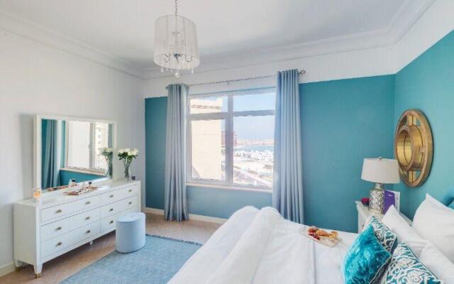 Апартаменты Keys Please Holiday Homes-Al Shahla Two Bedroom Apartment Palm Jumeirah комната для гостей