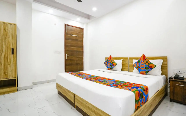 Fabhotel Silver Crown