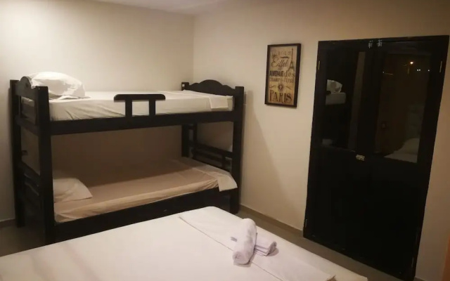 Otro Mundo Hostel