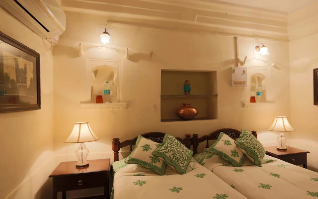 Bhainsrorgarh Fort Hotel