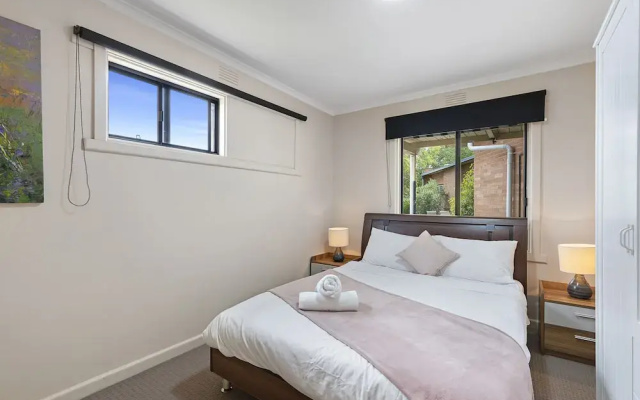 The Gazebo Place - Spacious 4 Bedroom near Murray River