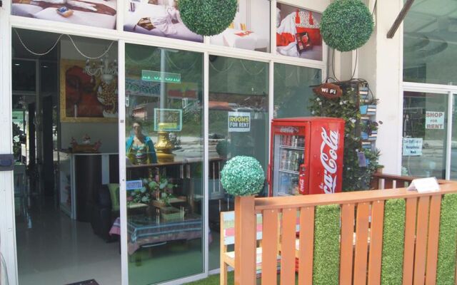 Отель J Sweet Dream Boutique Patong вид на фасад
