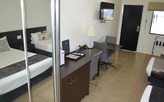 Injune Motor Inn