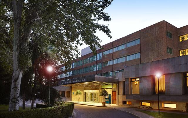 Отель Meliá Barajas вид на фасад