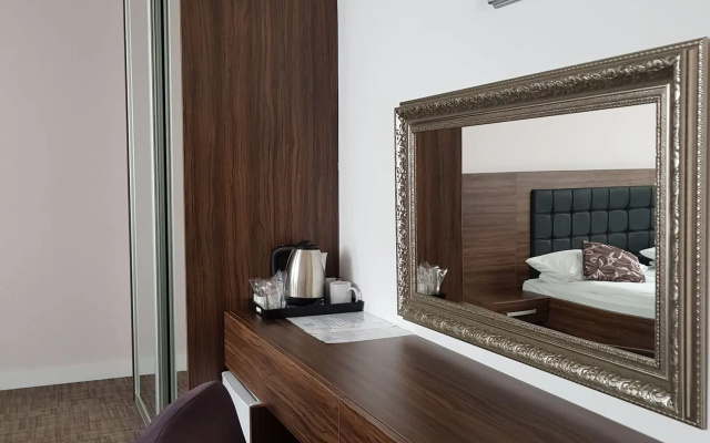 Hotel Story