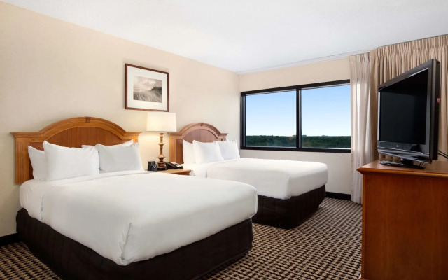 Hilton Chicago/Oak Brook Suites