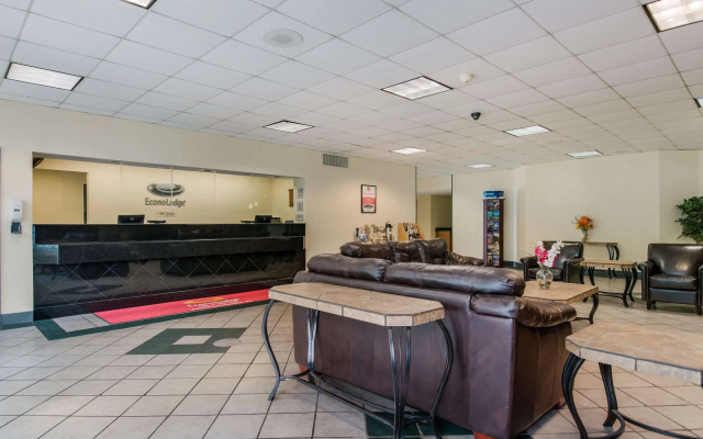 Econo Lodge Inn & Suites Chambersburg Central