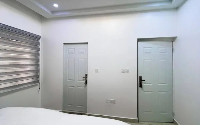 Luxurious 3BR Apartment 247 Power City Views