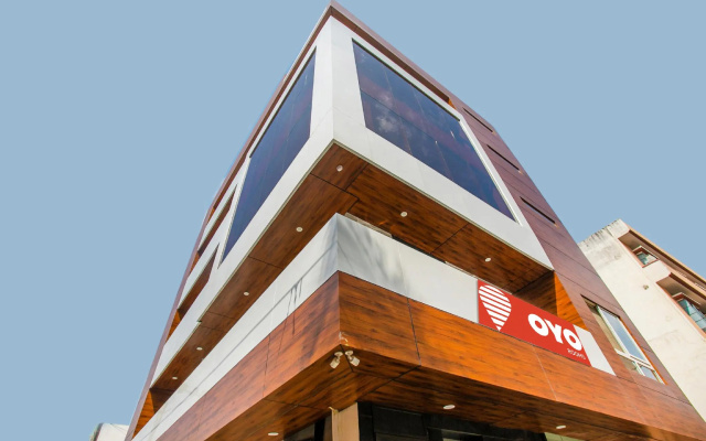 OYO 22836 Hotel Amster Inn