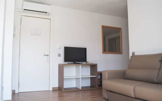 Отель Apartamentos Best Michelángelo Испания, Салоу - отзывы, цены и фото номеров - забронировать отель Apartamentos Best Michelángelo онлайн комната для гостей