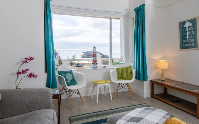 Beautiful Beachfront House wth Balcony Sea Views