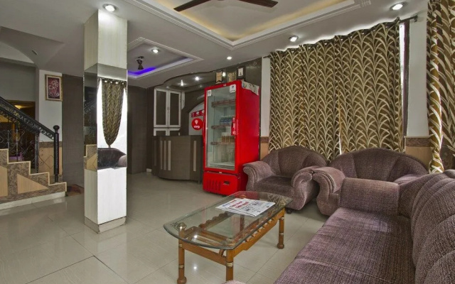 OYO 4605 Hotel Aakarsh