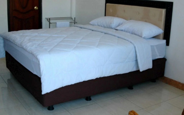 Hotel Sinar Tambolaka