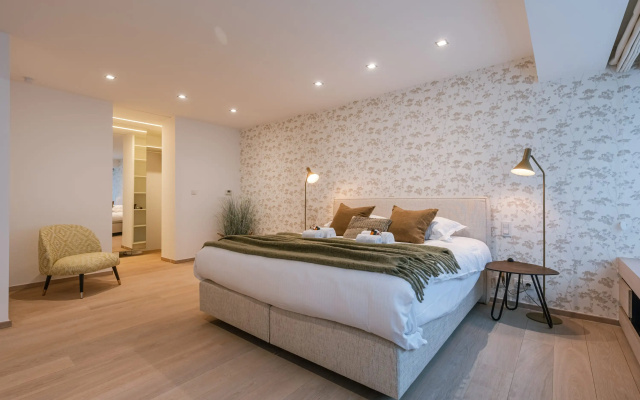 Spacious apartment with parking on prime location