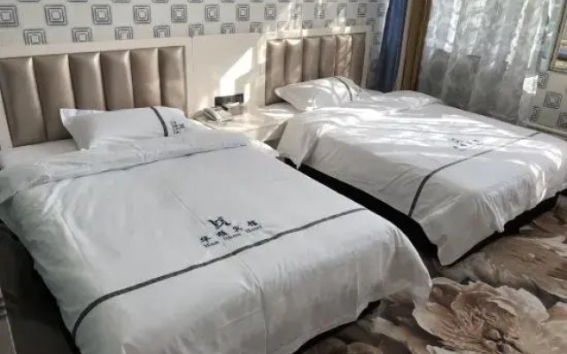 Urumqi Xinhuashun Hotel