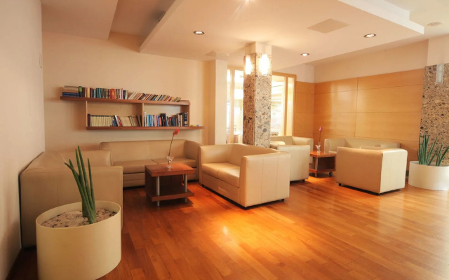 Premier Hotel Lovec