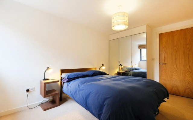 2 Bedroom Flat in Zone 1