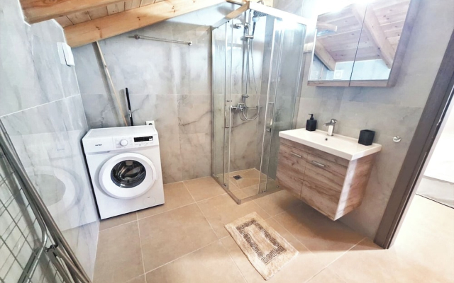 Viki's Sea View Apartment
