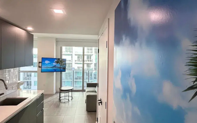 30th-floor Studio Gym Pool Sky Lounge