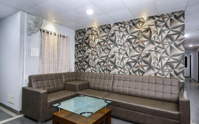 OYO 15928 Hotel Midtown