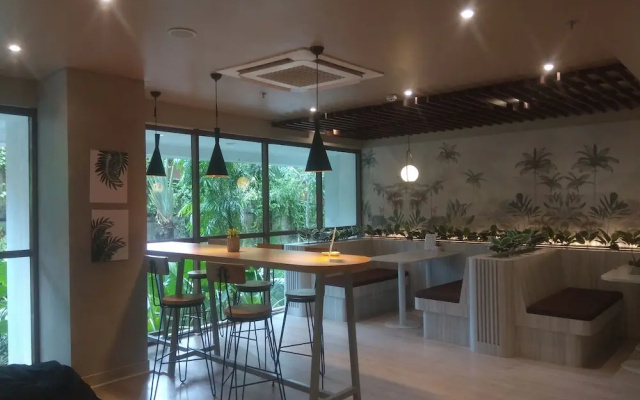 Great Choice 2Br At Lrt City Jatibening Apartment