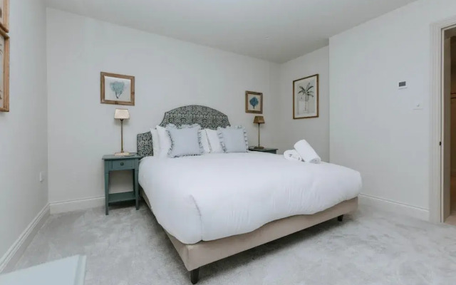 The Dragonfly - Central 2 Bedroom House