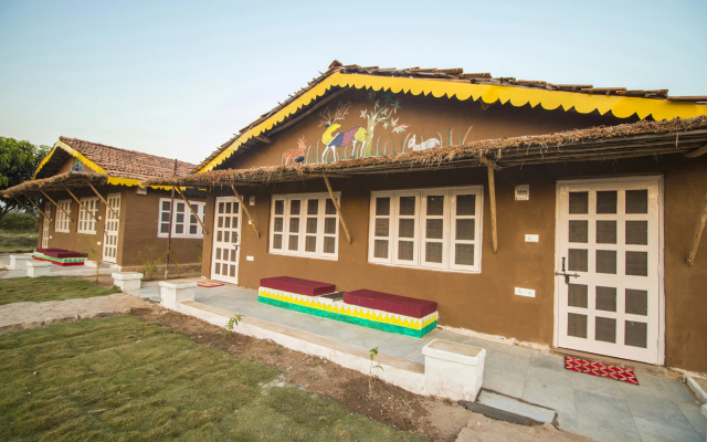 Pachmarhi Foothill Cottages by Vanyum