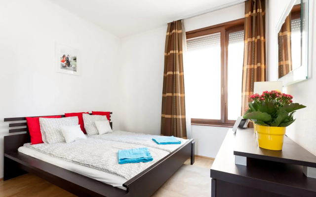 Club99 Apartments