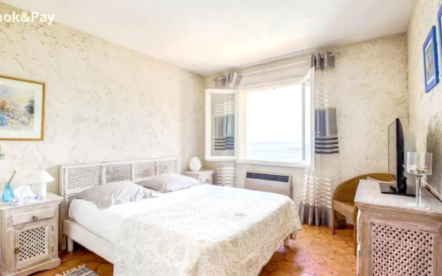 Villa With 4 Bedrooms in Rayol-canadel-sur-mer, With Wonderful sea Vie