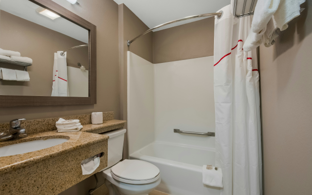 Red Roof Inn & Suites Vineland - Buena