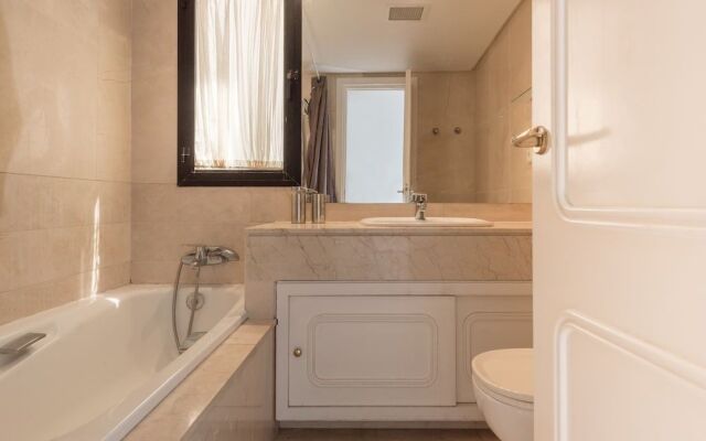 Infocom Apartment Golden Mile Coto Real