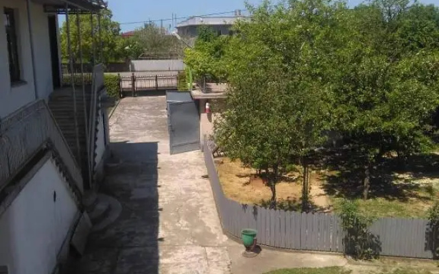 Tsaishi House