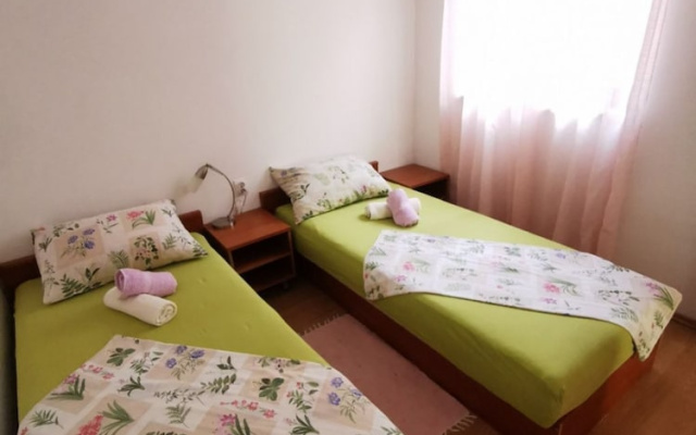 Apartment Goran