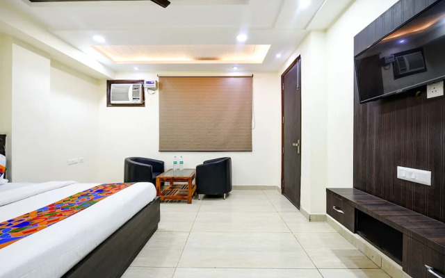 FabHotel Dwarka Residency