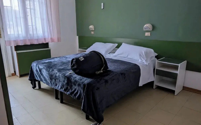 Hotel Plaza Rooms & Coffee - Adults Friendly