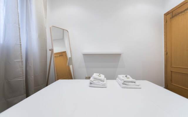 Отель Living Valencia - Bolseria Street комната для гостей