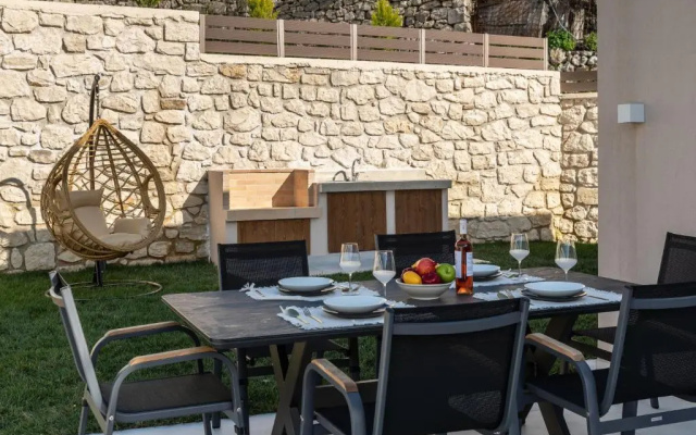 Villa Silentium Ionia by MediterraneanVillas