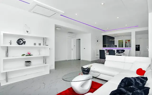 Penthouse Lush Makarska