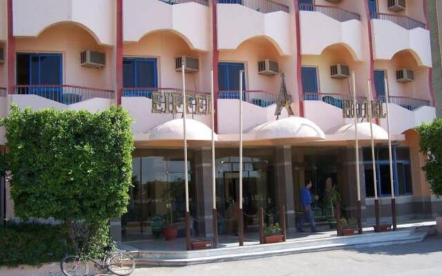 Eiffel Hotel Hurghada вид на фасад
