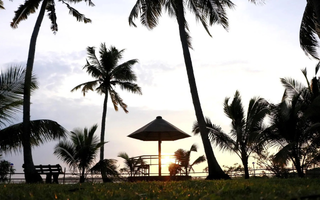 Lake n River Resort Munroe Island
