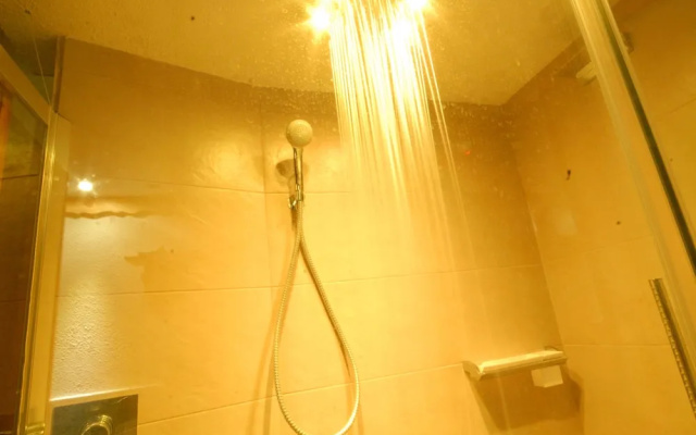 Chamonix Centre Sauna Cromotherapy 2